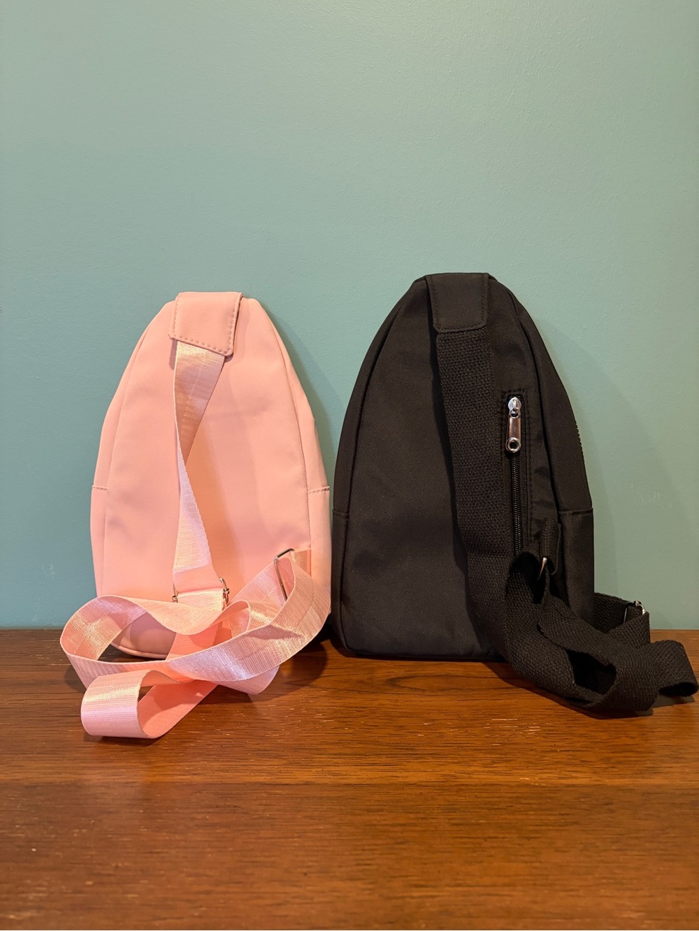 🔥🆕🔥 [LOT OF 2] Crossbody Sling Bags - Pink & Black - Picture 2 of 6